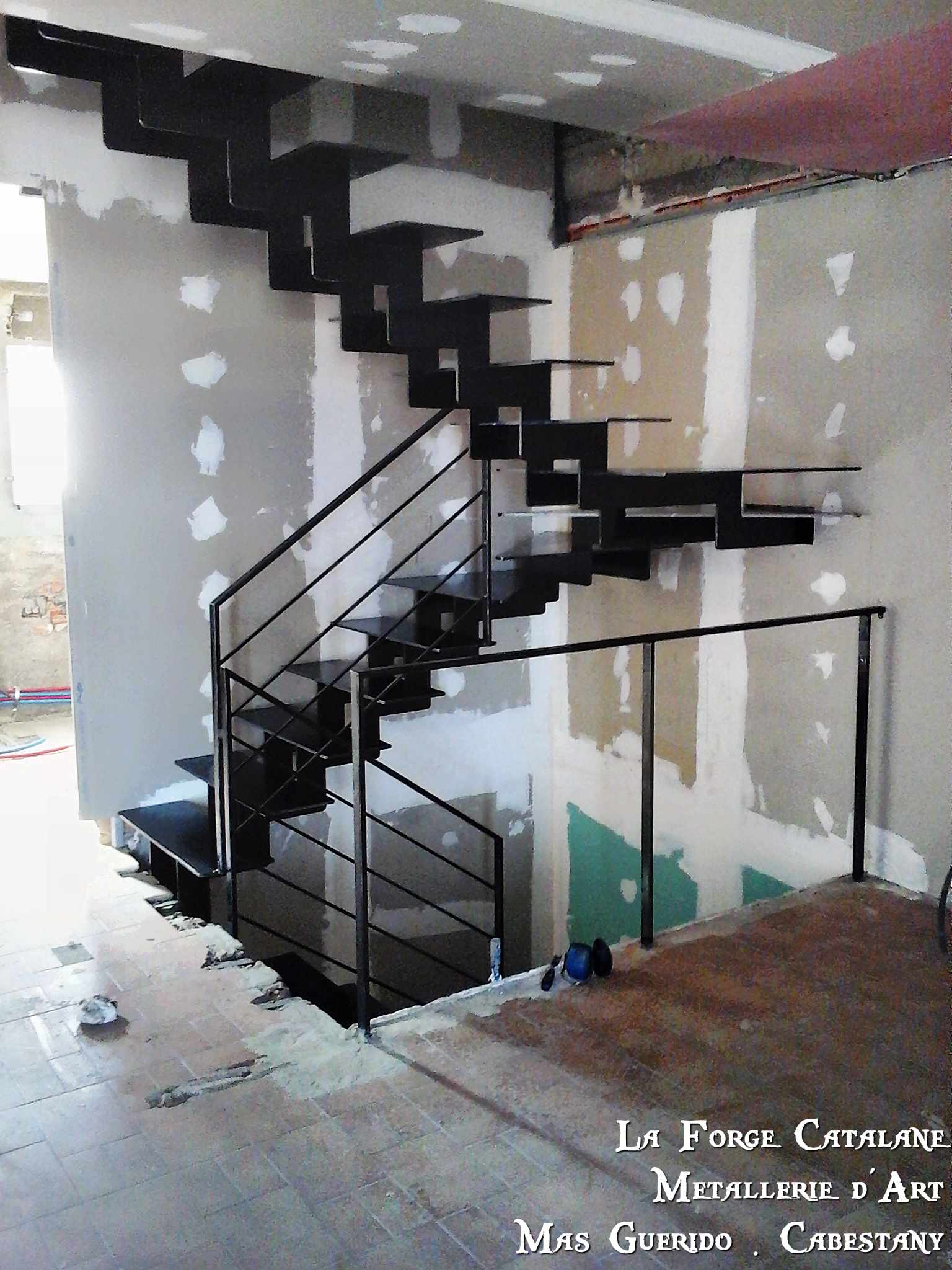 garde corps escalier doubles limons cremaillere marches frene olivier forge catalane 4.jpg